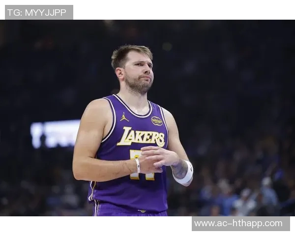 东契奇本季数据接近哈登巅峰表现35分8板9助引发关注