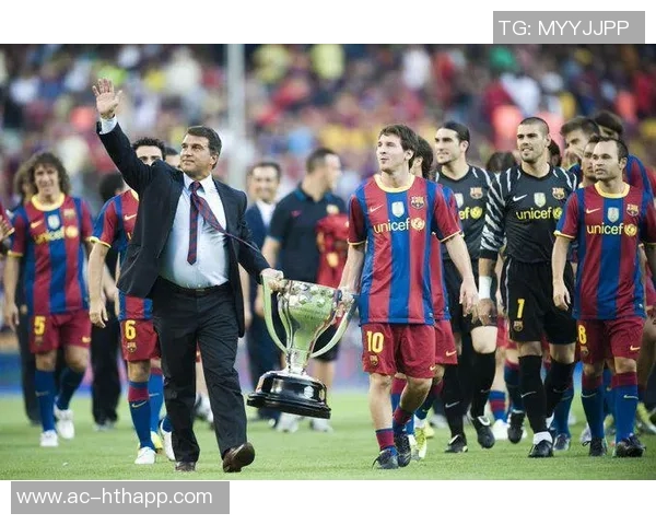 拉波尔塔在巴萨球员协会圣诞晚宴上发表重要致辞展望未来